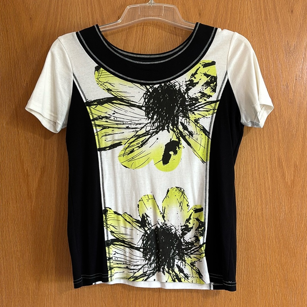 Variations Short-Sleeved Top, Size Small